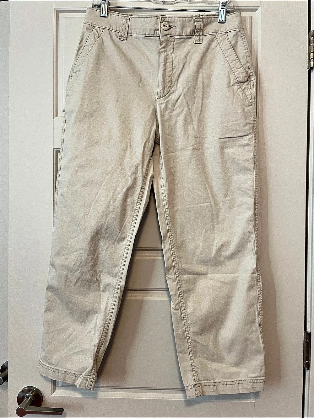 Old Navy High-Rise OG Chino Straight Leg Chino Pants in Beige Size Medium